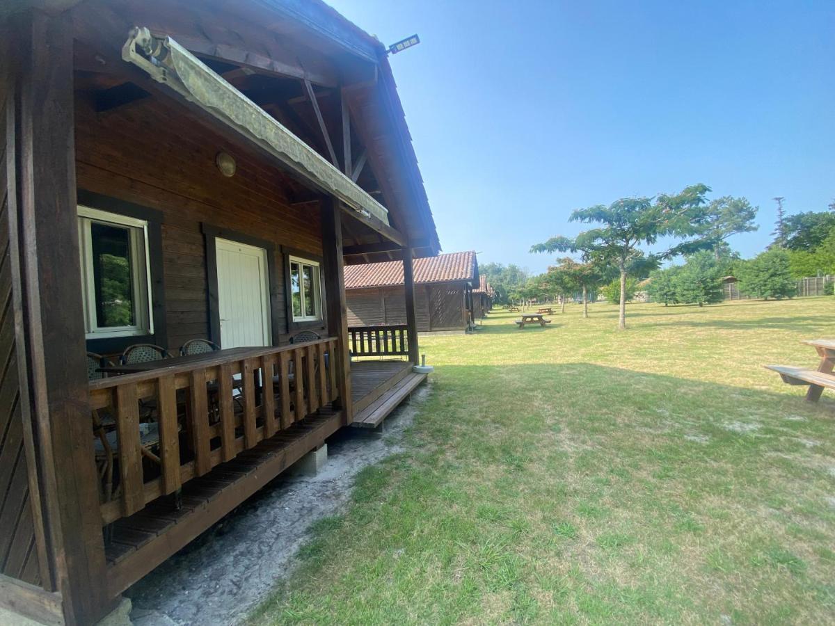 Camping Familial Les Chalets D'Uza エクステリア 写真